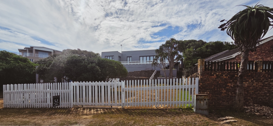 4 Bedroom Property for Sale in Boknesstrand Eastern Cape